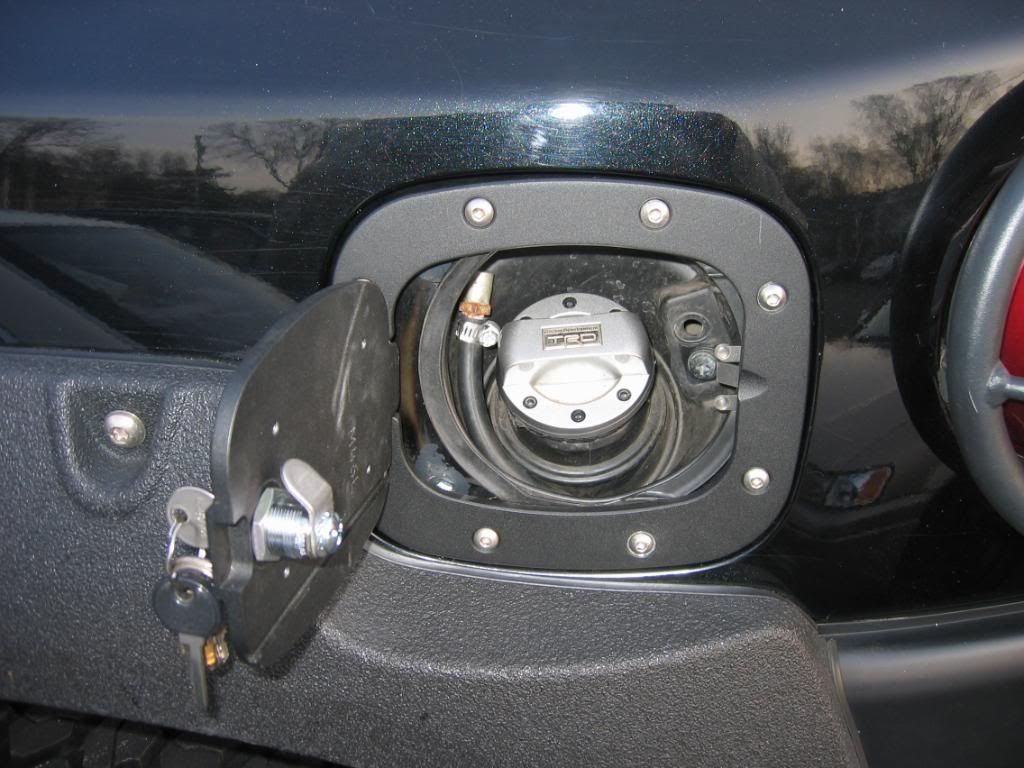 Locking fuel door or locking gas cap Page 2 Toyota FJ Cruiser Forum